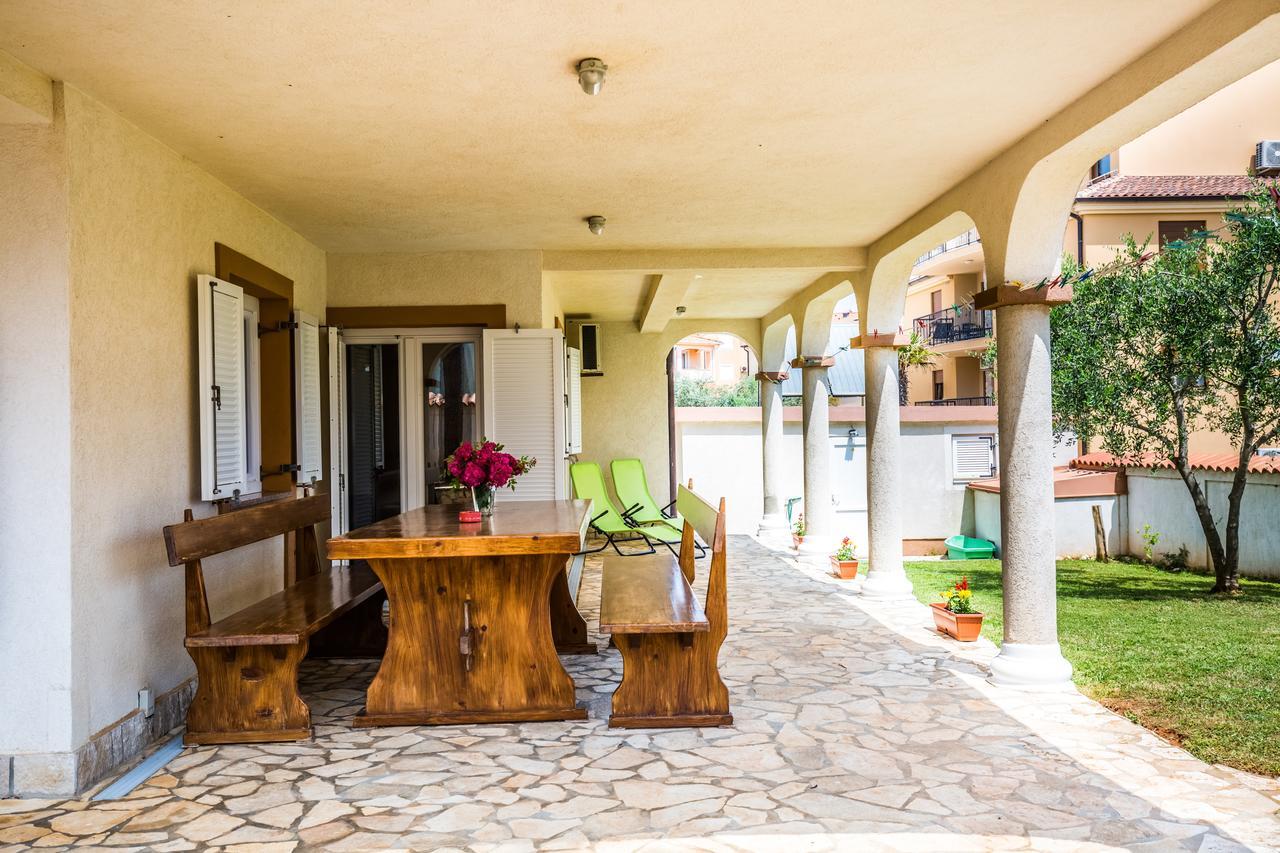 Apartment Carolina Ližnjan Zewnętrze zdjęcie