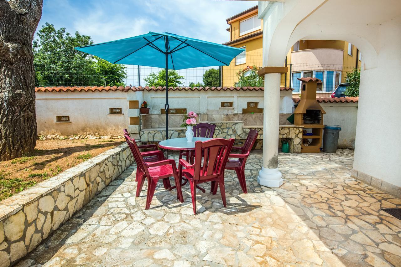 Apartment Carolina Ližnjan Zewnętrze zdjęcie